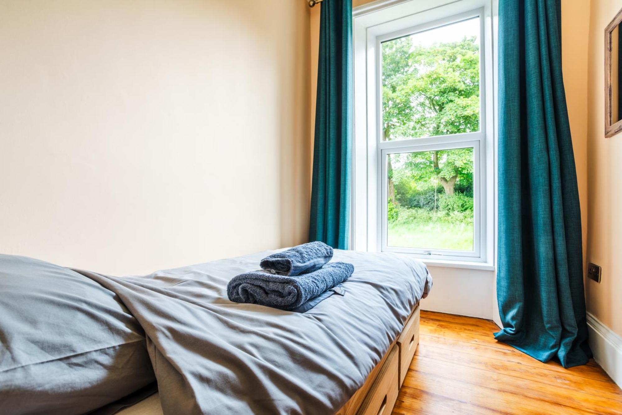 Holmfield House Villa Clayton West Bagian luar foto